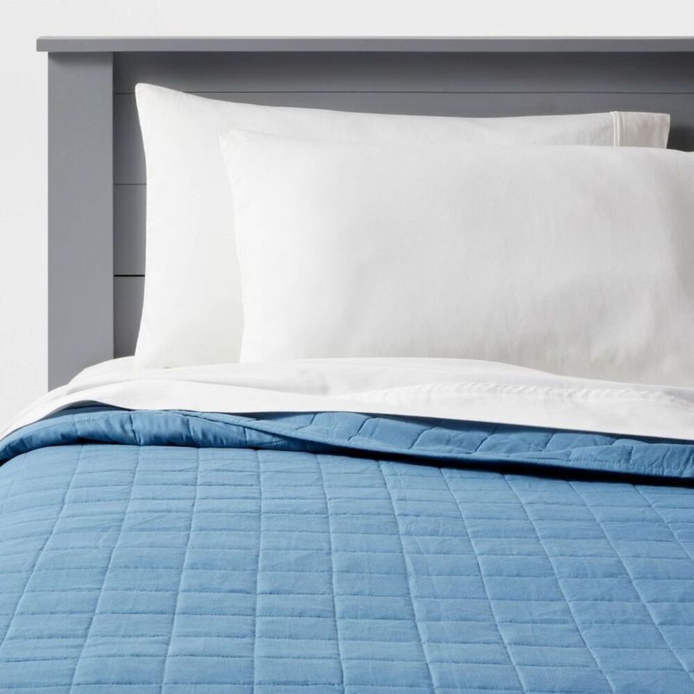 Pillowfort - Full/Queen Value Quilt Bergen Blue - Pillowfort Blue